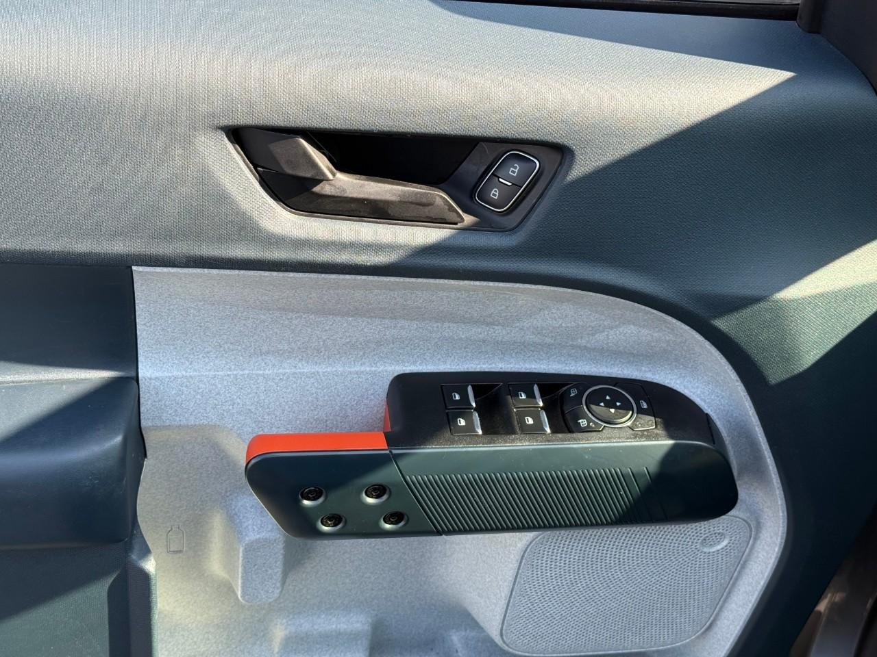 Ford Maverick Vehicle Full-screen Gallery Image 12