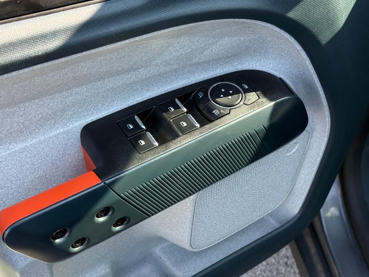 Ford Maverick Vehicle Full-screen Gallery Image 13