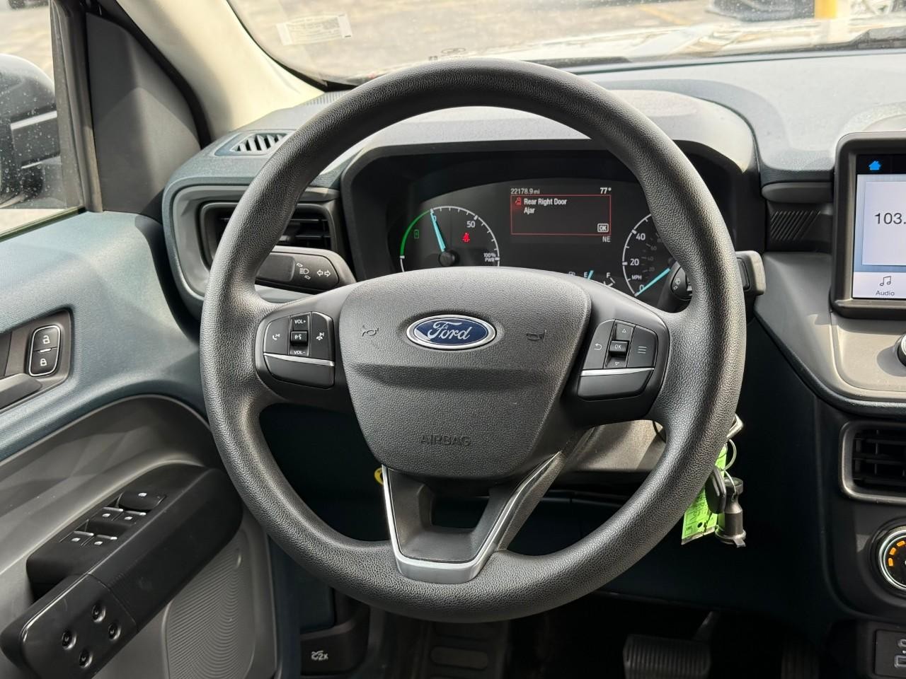 Ford Maverick Vehicle Full-screen Gallery Image 07