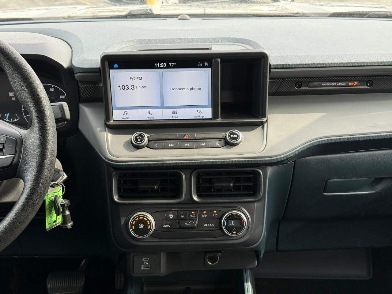 Ford Maverick Vehicle Full-screen Gallery Image 08