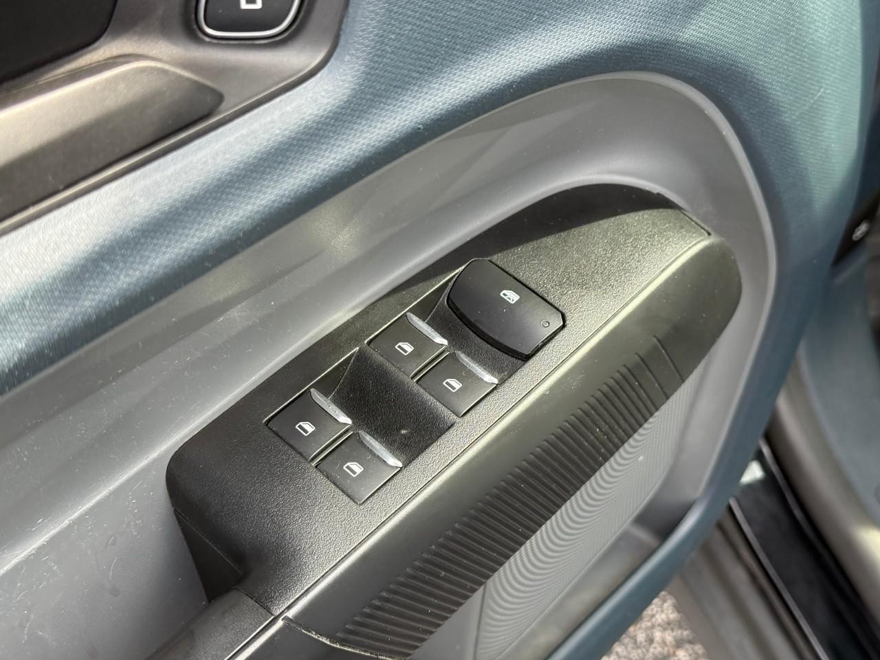 Ford Maverick Vehicle Full-screen Gallery Image 12