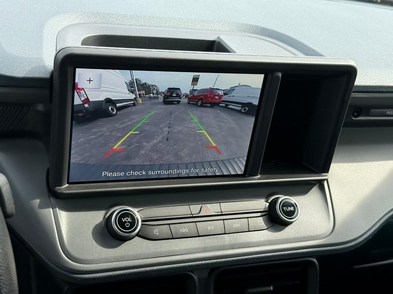 Ford Maverick Vehicle Full-screen Gallery Image 18