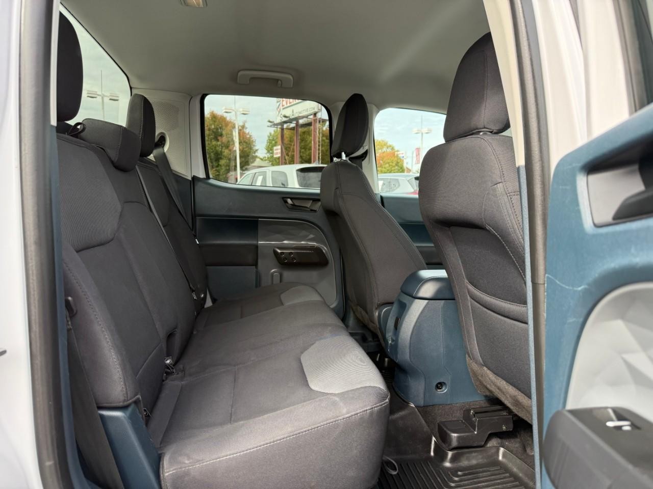 Ford Maverick Vehicle Full-screen Gallery Image 05