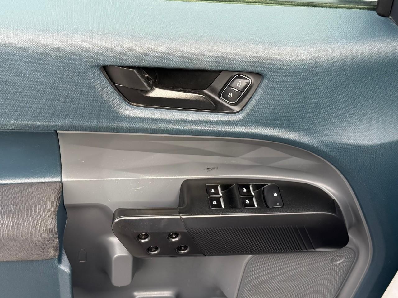 Ford Maverick Vehicle Full-screen Gallery Image 10