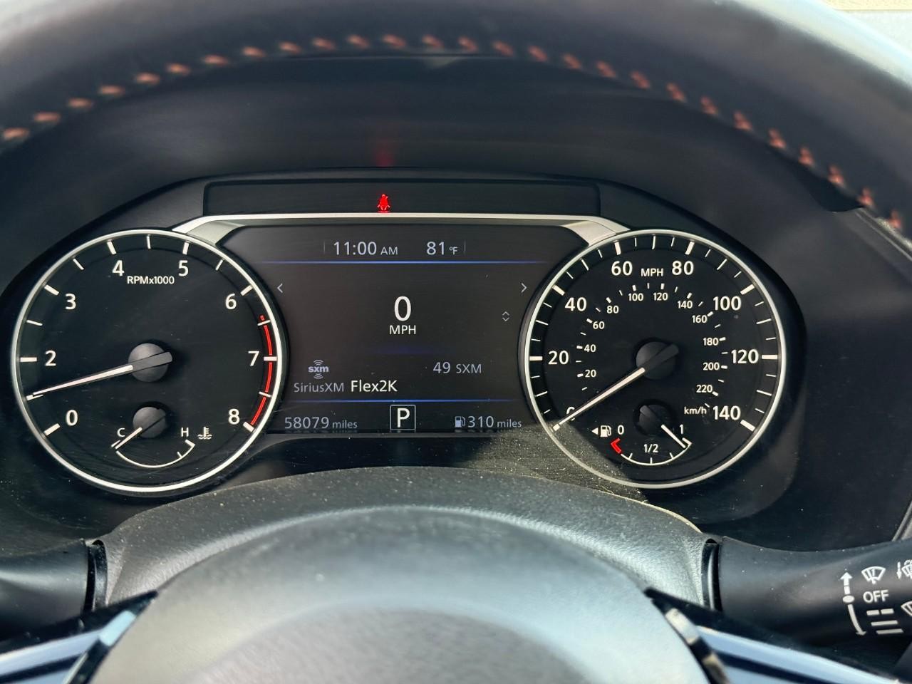 Nissan Altima Vehicle Full-screen Gallery Image 14