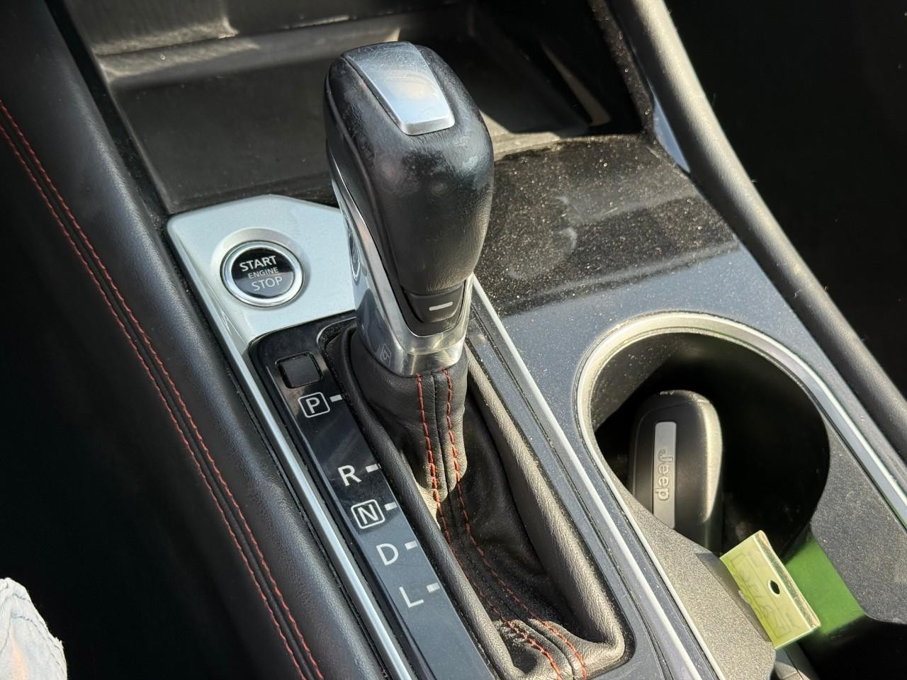 Nissan Altima Vehicle Full-screen Gallery Image 15