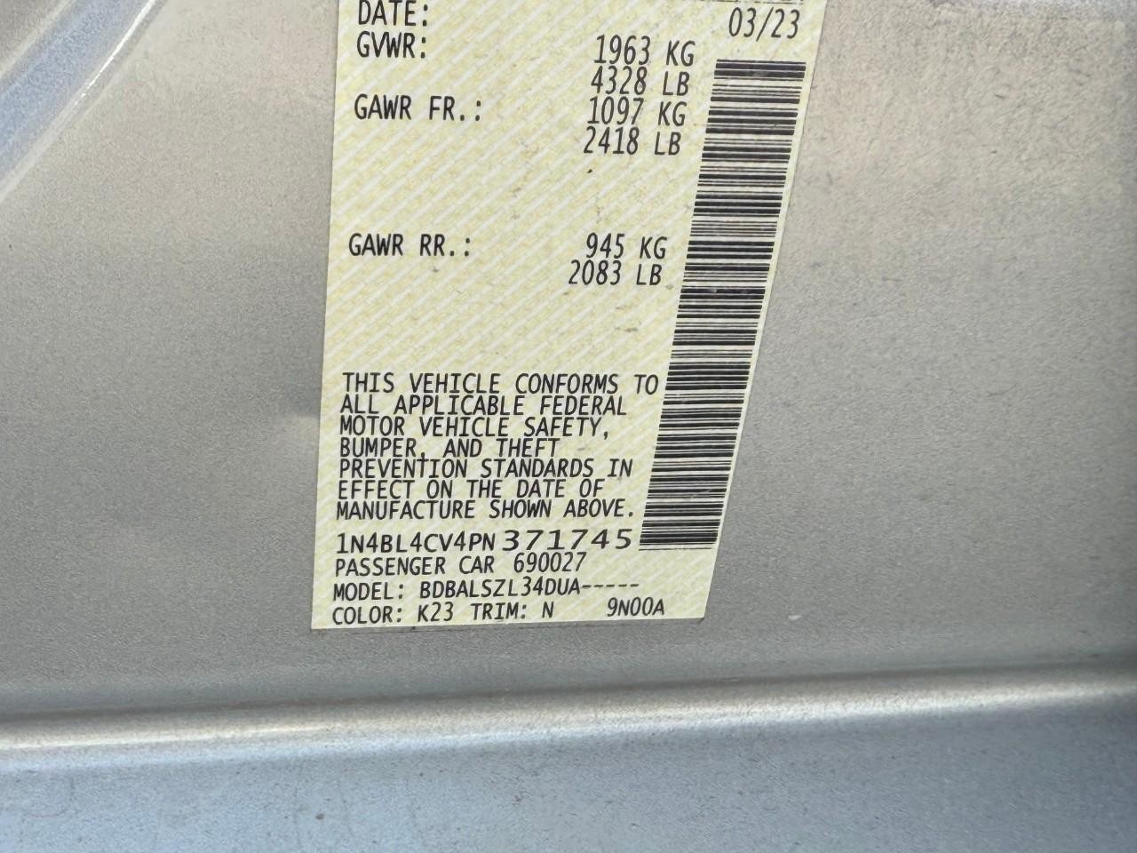 Nissan Altima Vehicle Full-screen Gallery Image 17