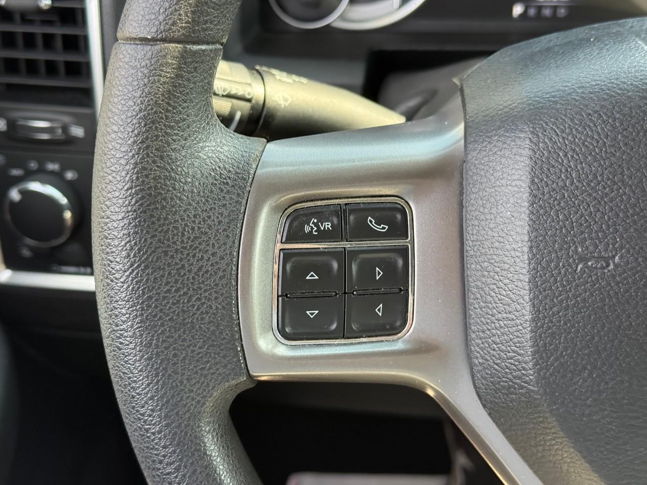 Ram 1500 Classic Vehicle Full-screen Gallery Image 12