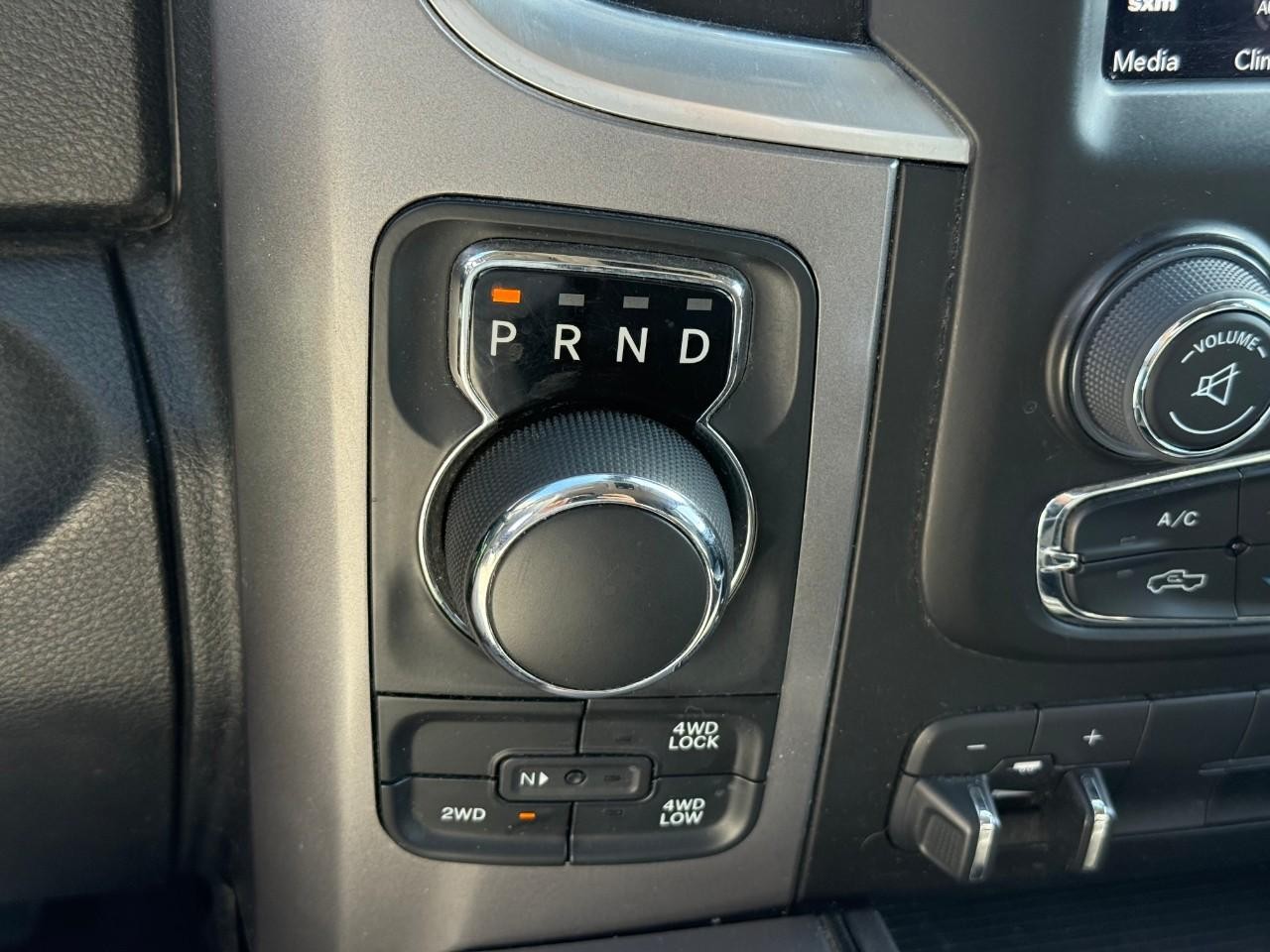 Ram 1500 Classic Vehicle Full-screen Gallery Image 15