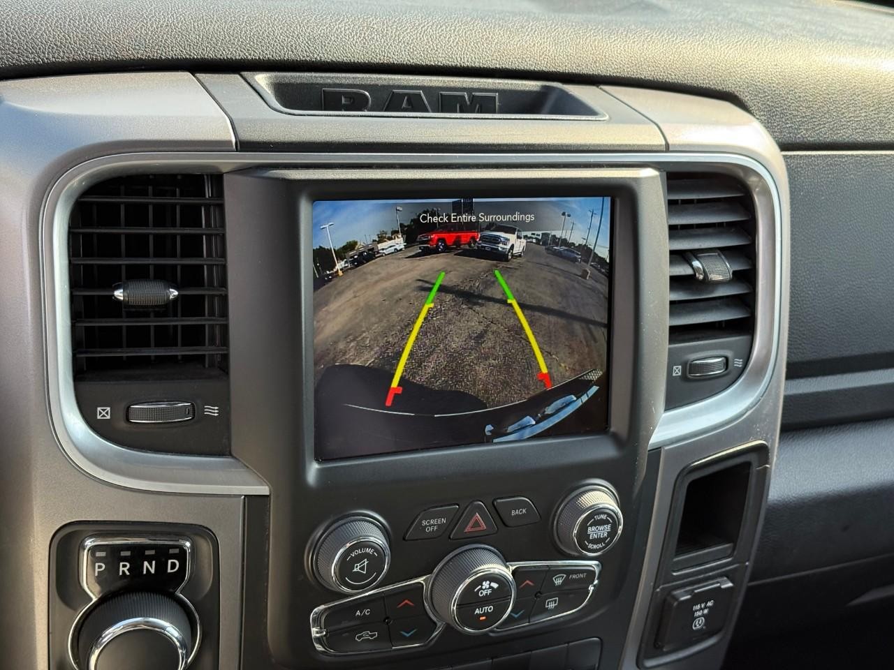 Ram 1500 Classic Vehicle Full-screen Gallery Image 16