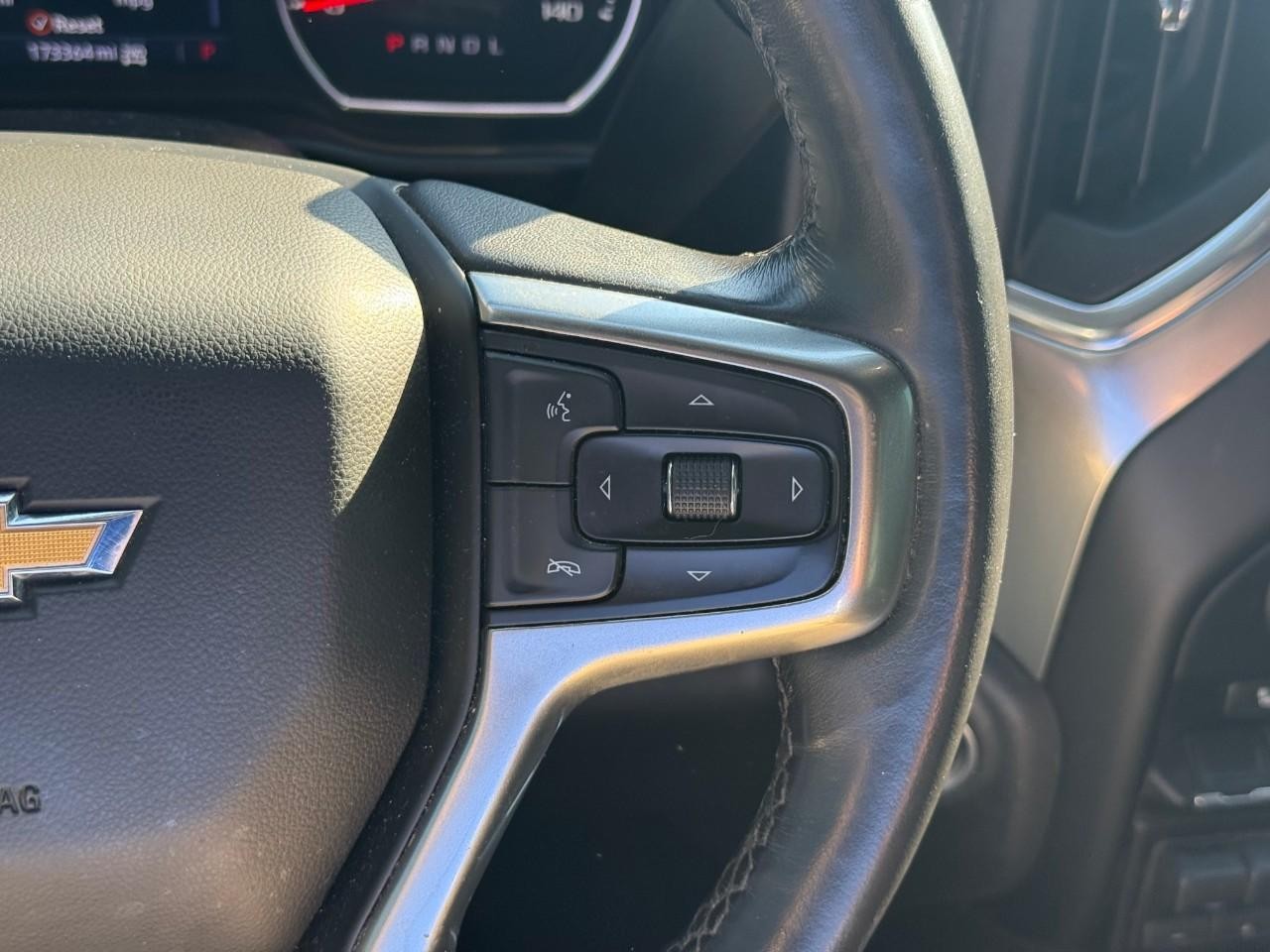 Chevrolet Silverado 1500 Vehicle Full-screen Gallery Image 15