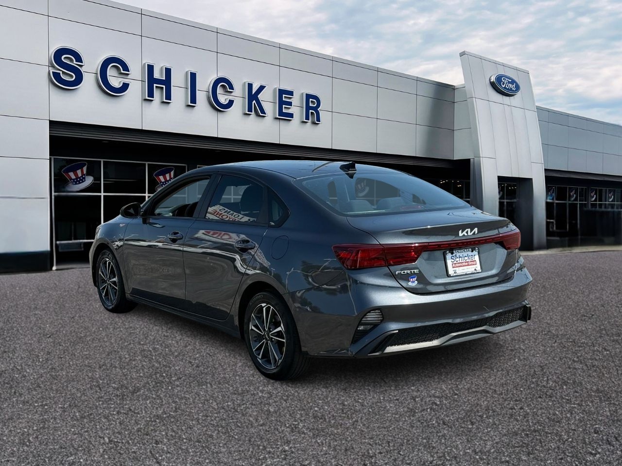 Kia Forte Vehicle Full-screen Gallery Image 03