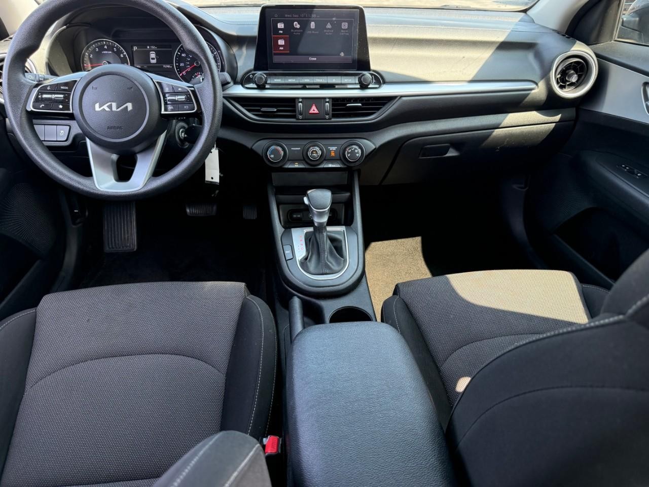 Kia Forte Vehicle Full-screen Gallery Image 06