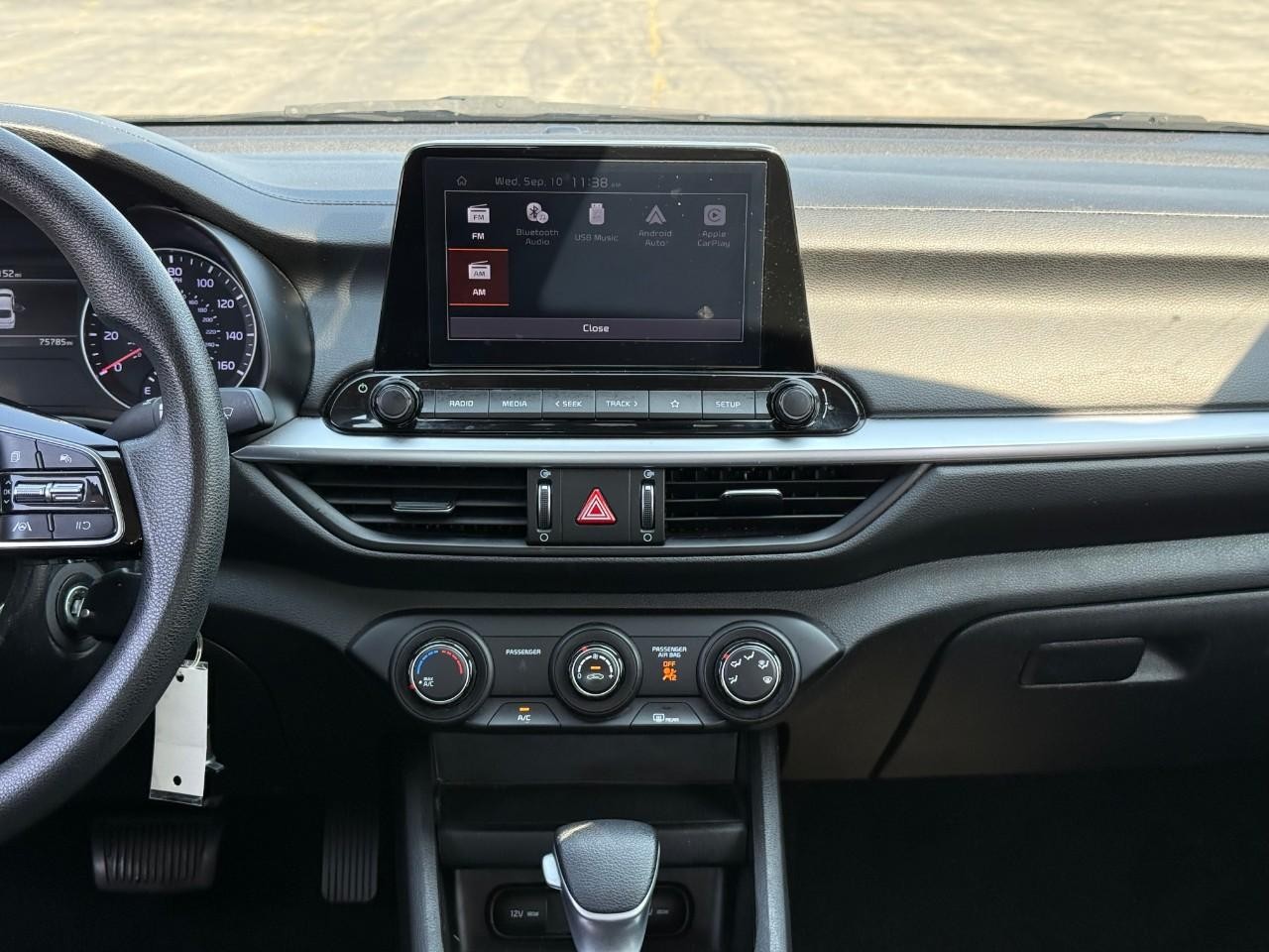 Kia Forte Vehicle Full-screen Gallery Image 08