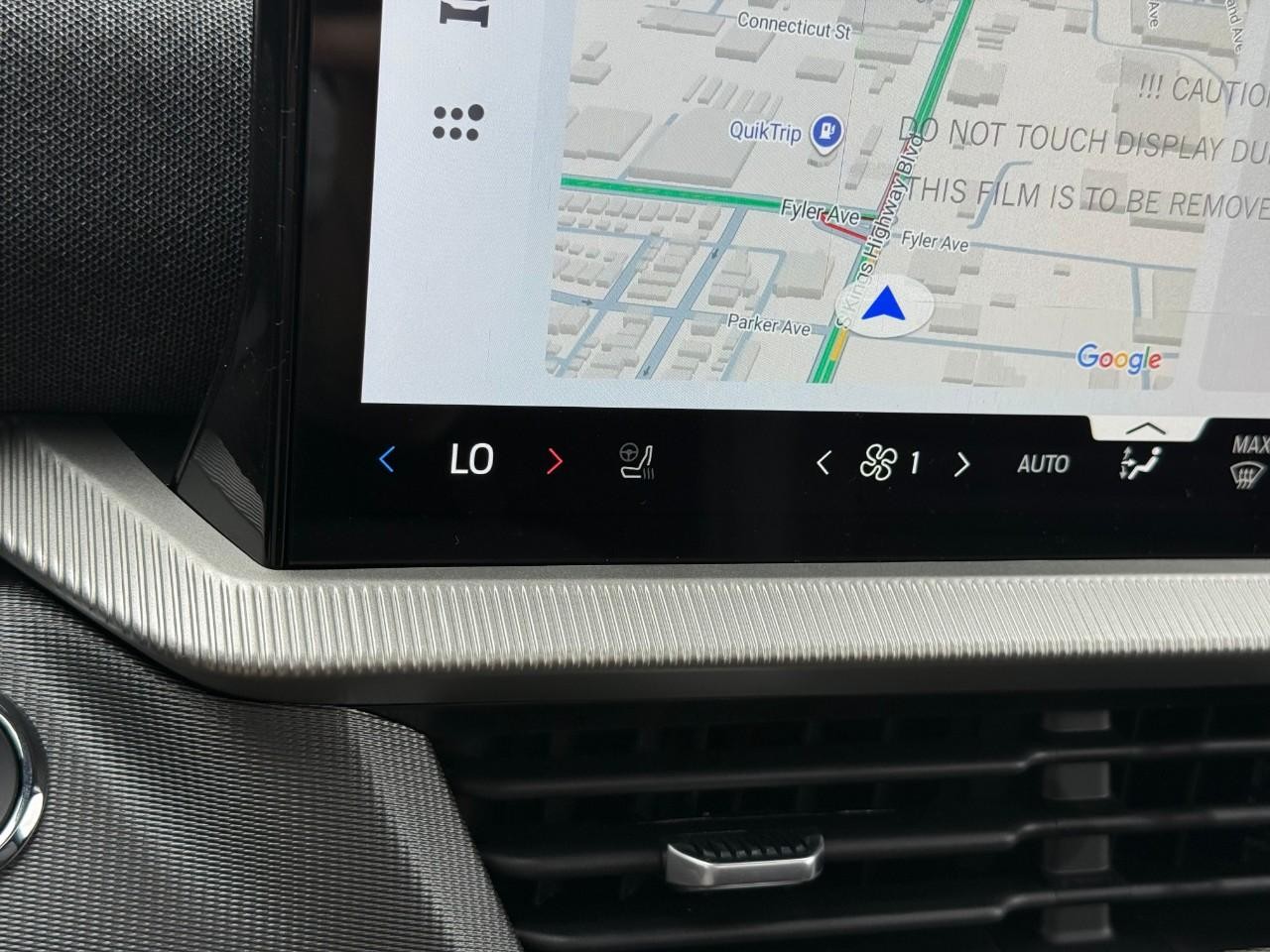 Ford Explorer Vehicle Full-screen Gallery Image 17