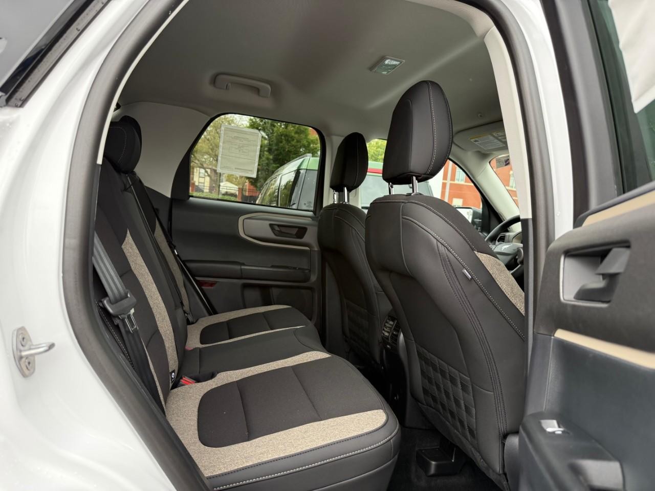 Ford Bronco Sport Vehicle Full-screen Gallery Image 05