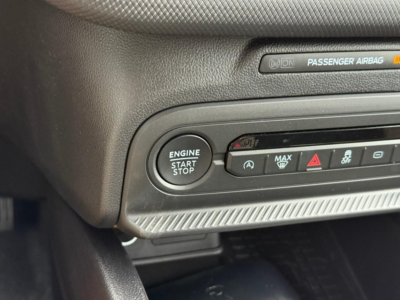 Ford Bronco Sport Vehicle Full-screen Gallery Image 15