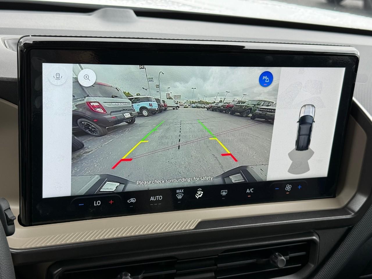 Ford Bronco Sport Vehicle Full-screen Gallery Image 16