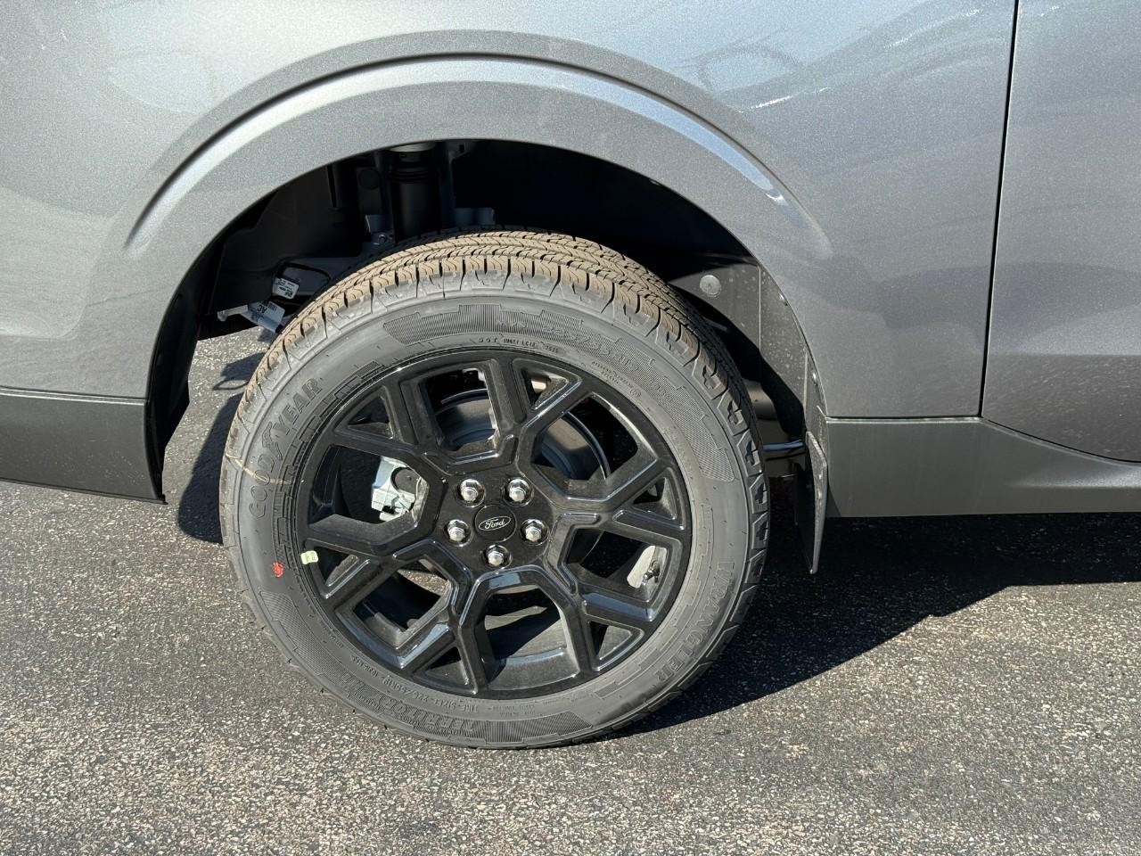 Ford Maverick Vehicle Full-screen Gallery Image 04