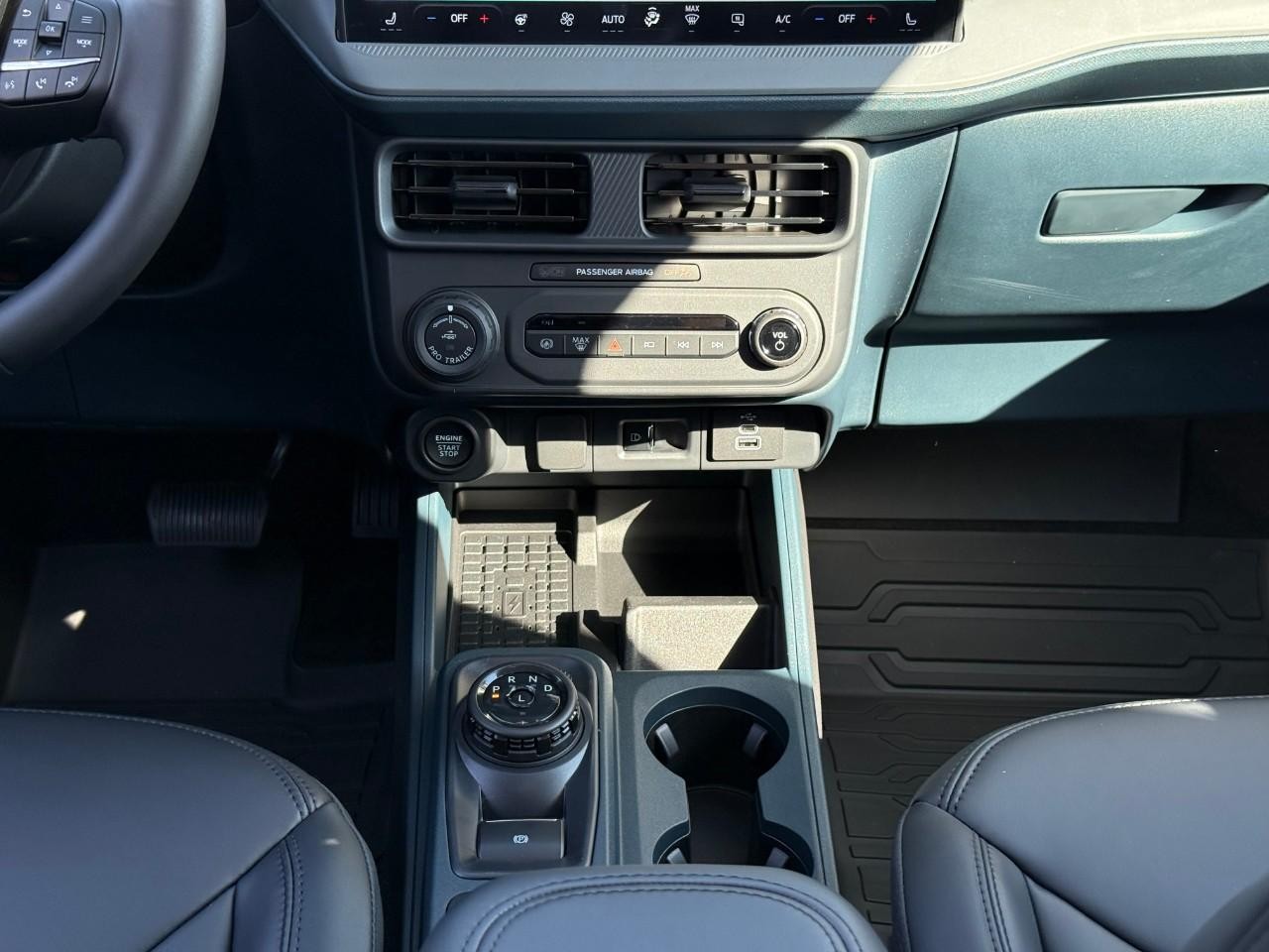 Ford Maverick Vehicle Full-screen Gallery Image 09