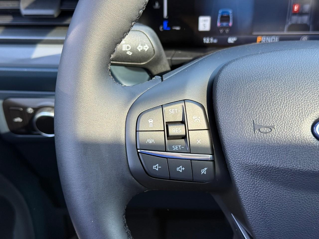 Ford Maverick Vehicle Full-screen Gallery Image 13