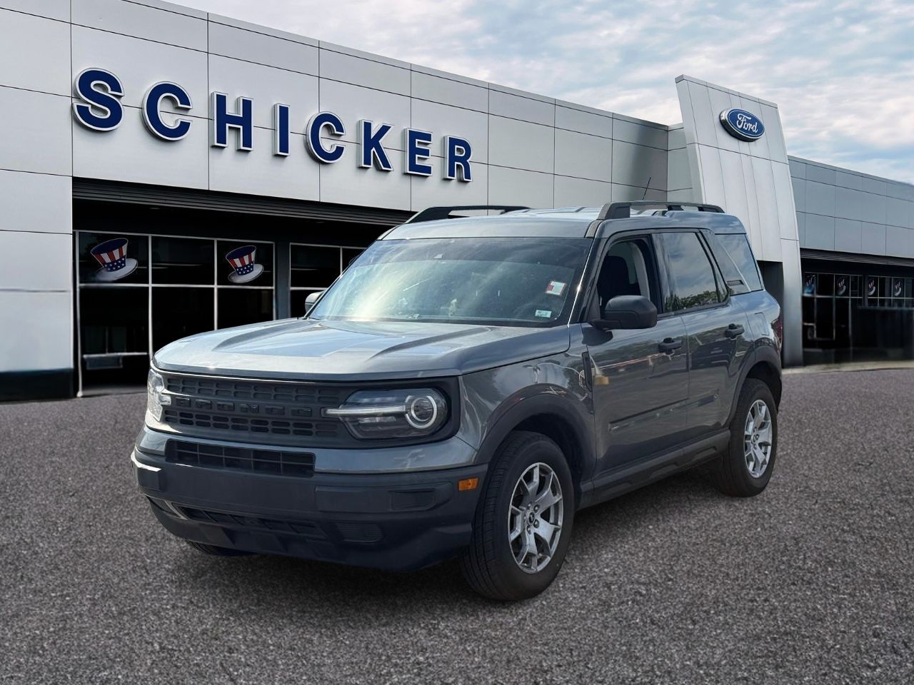 Ford Bronco Sport Vehicle Full-screen Gallery Image 04