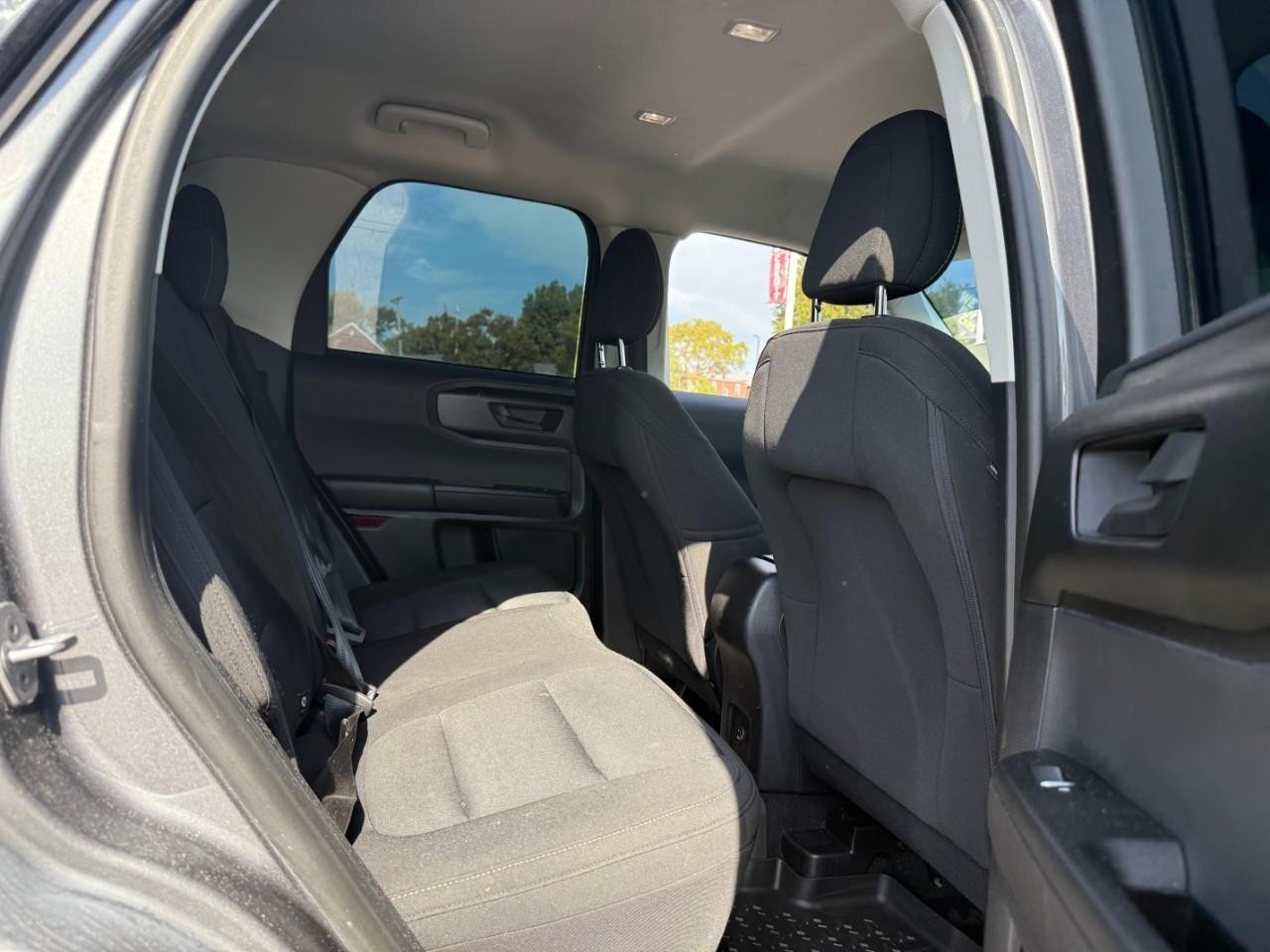 Ford Bronco Sport Vehicle Full-screen Gallery Image 05