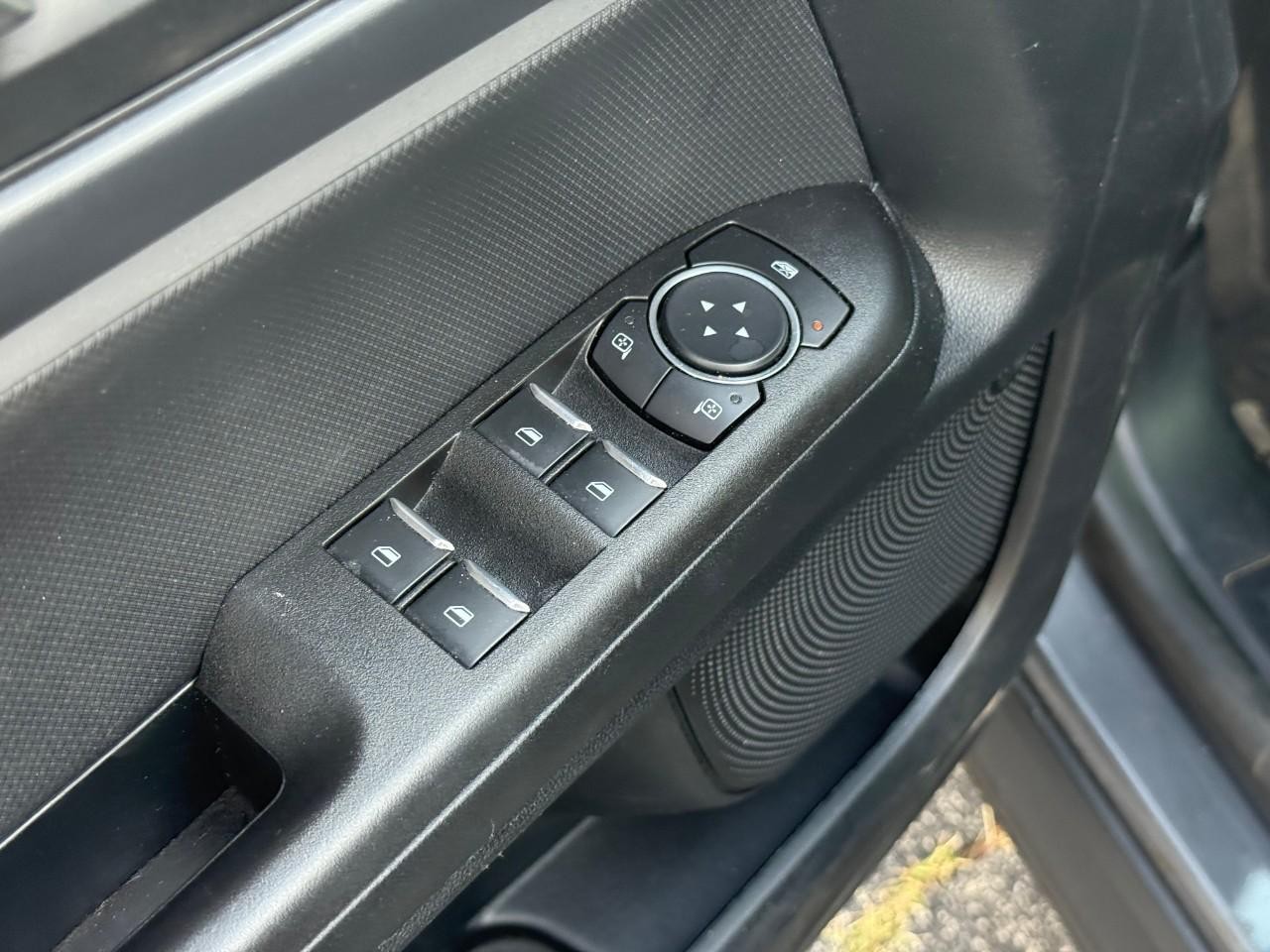 Ford Bronco Sport Vehicle Full-screen Gallery Image 12