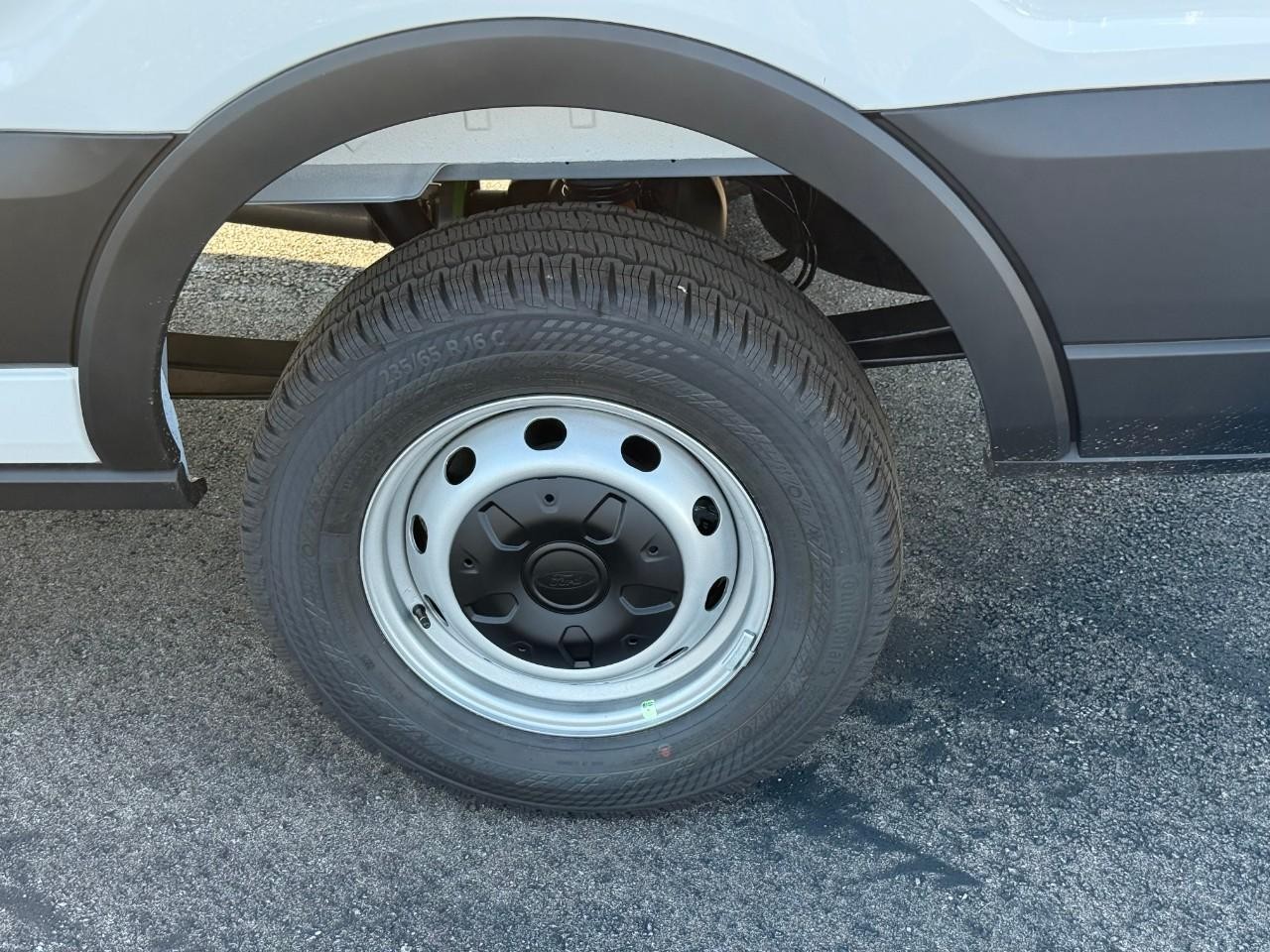 Ford Transit Cargo Van Vehicle Full-screen Gallery Image 05