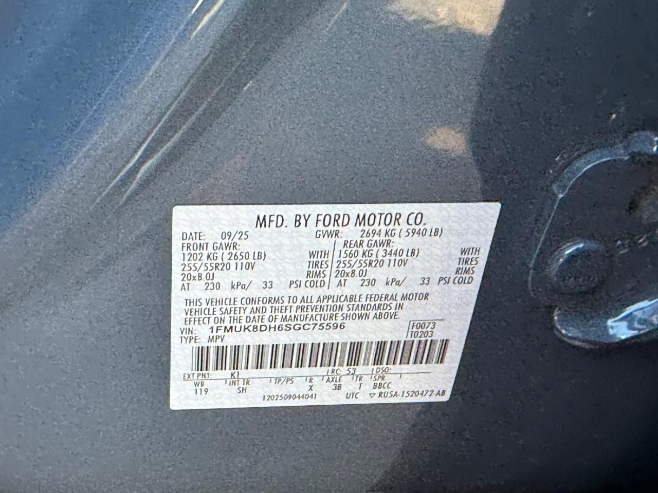 Ford Explorer Vehicle Full-screen Gallery Image 20