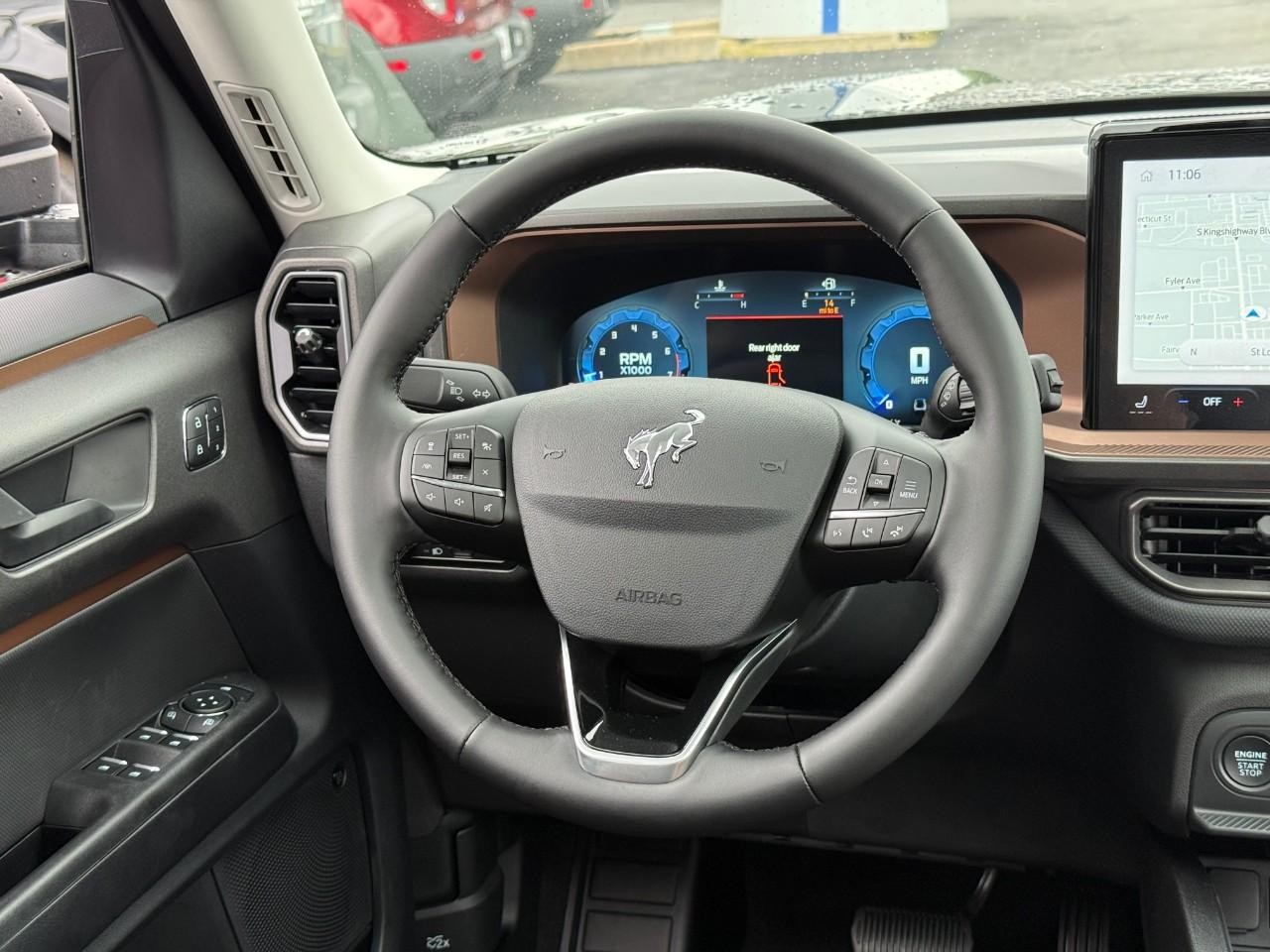 Ford Bronco Sport Vehicle Full-screen Gallery Image 07