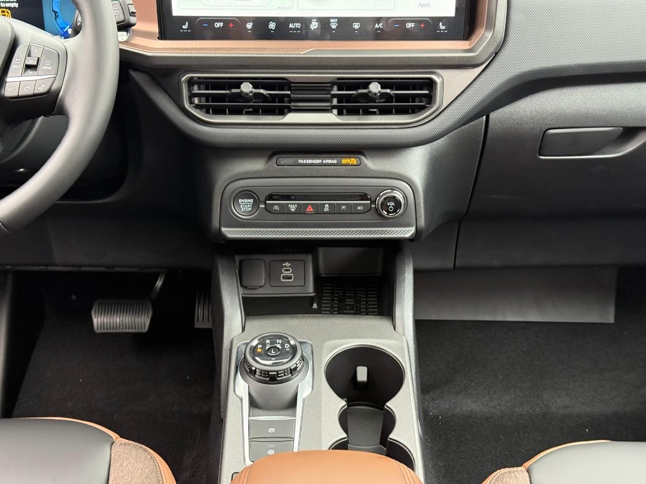 Ford Bronco Sport Vehicle Full-screen Gallery Image 09