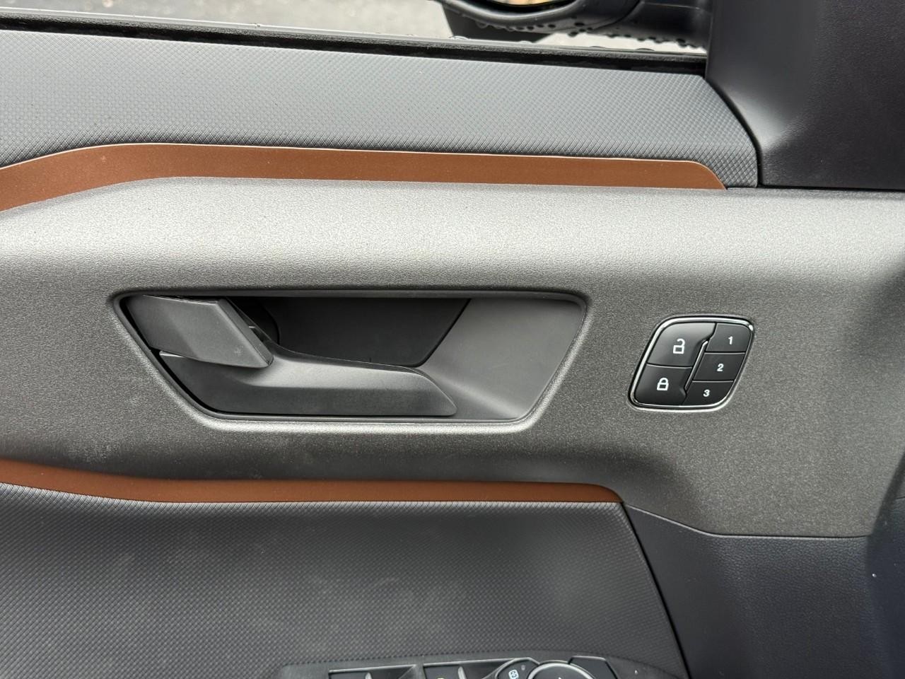 Ford Bronco Sport Vehicle Full-screen Gallery Image 11