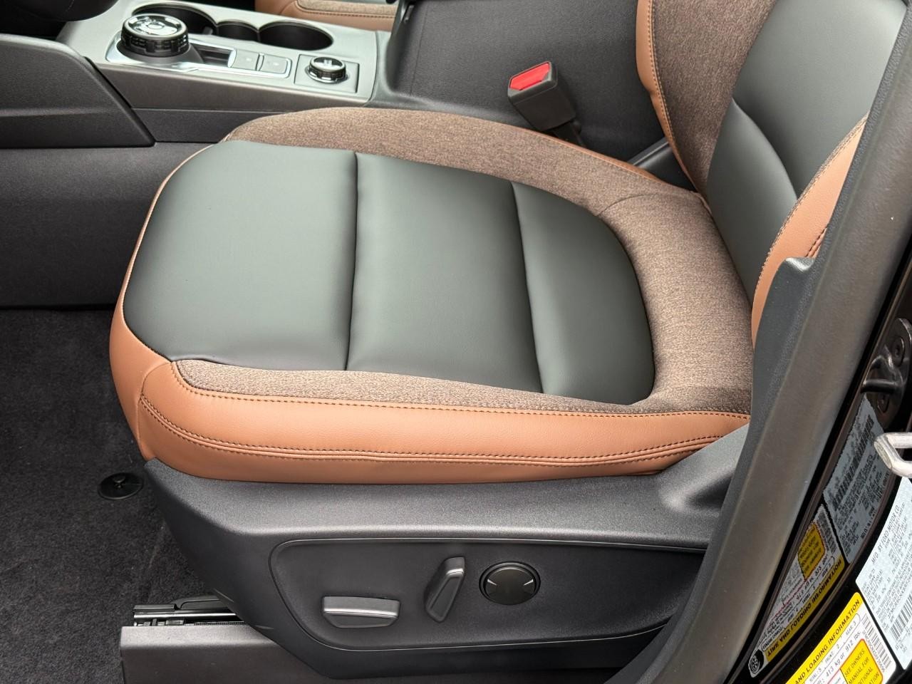 Ford Bronco Sport Vehicle Full-screen Gallery Image 12