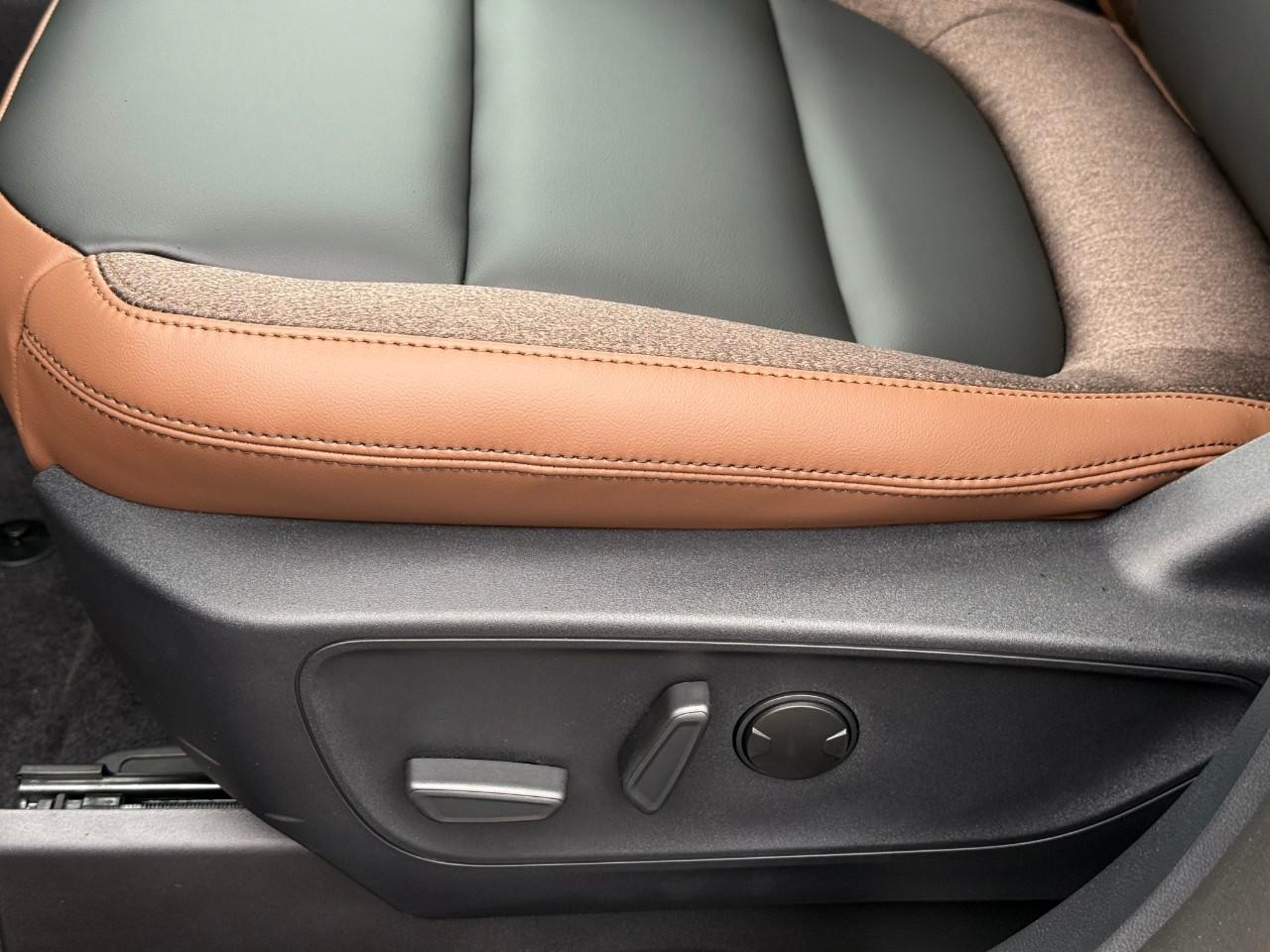 Ford Bronco Sport Vehicle Full-screen Gallery Image 13