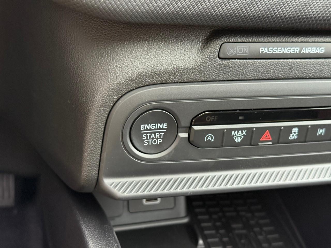 Ford Bronco Sport Vehicle Full-screen Gallery Image 17