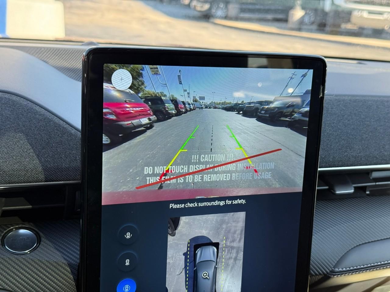 Ford Mustang Mach-E Vehicle Full-screen Gallery Image 16