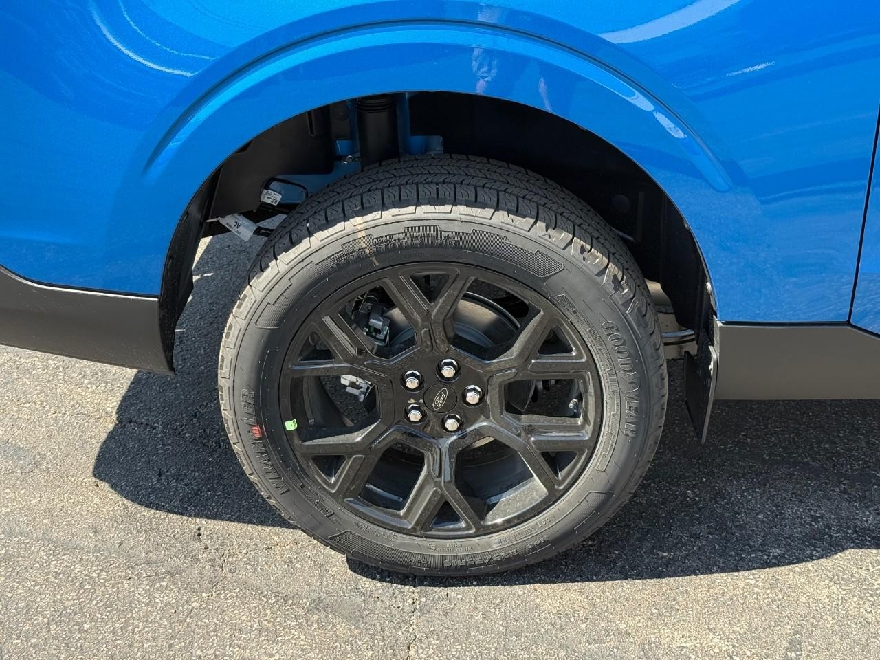 Ford Maverick Vehicle Full-screen Gallery Image 04