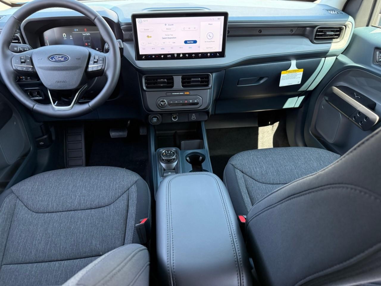 Ford Maverick Vehicle Full-screen Gallery Image 06