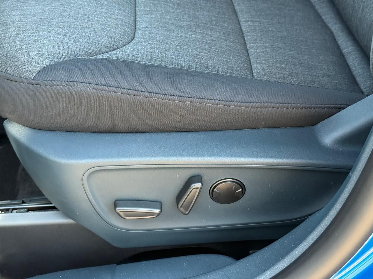 Ford Maverick Vehicle Full-screen Gallery Image 12