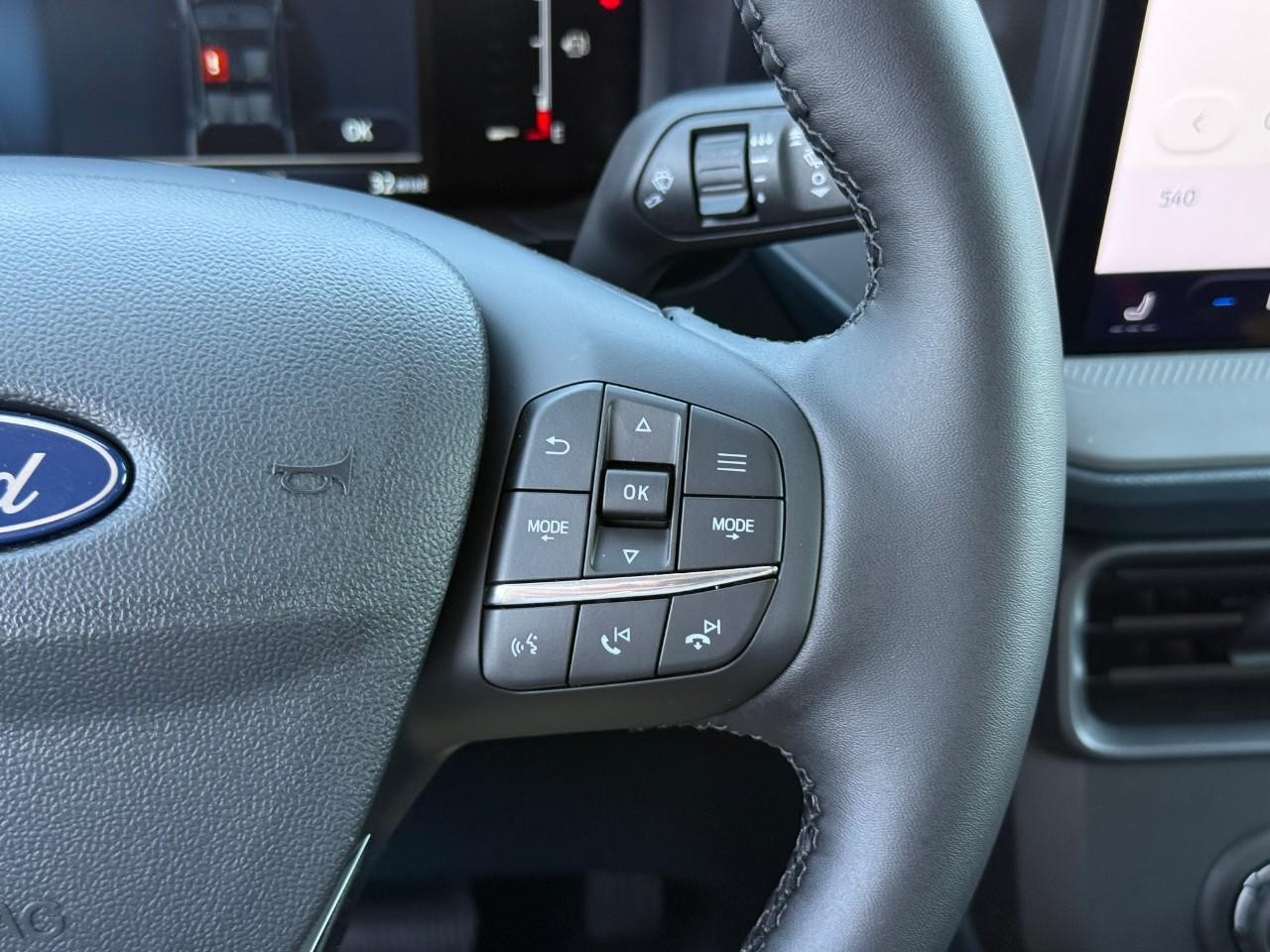 Ford Maverick Vehicle Full-screen Gallery Image 14