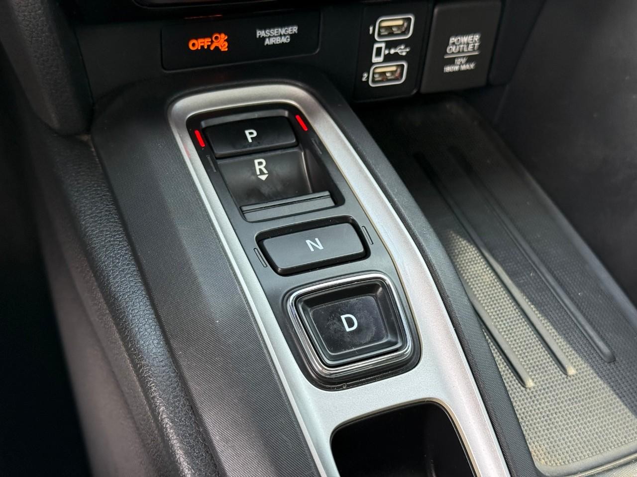 Honda Insight Vehicle Full-screen Gallery Image 15