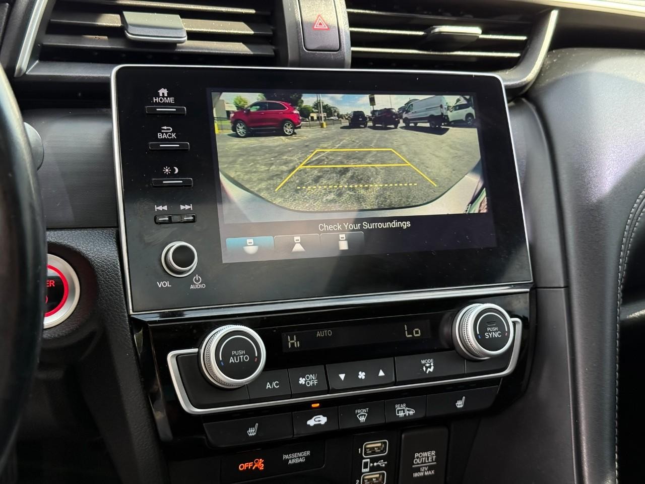 Honda Insight Vehicle Full-screen Gallery Image 17