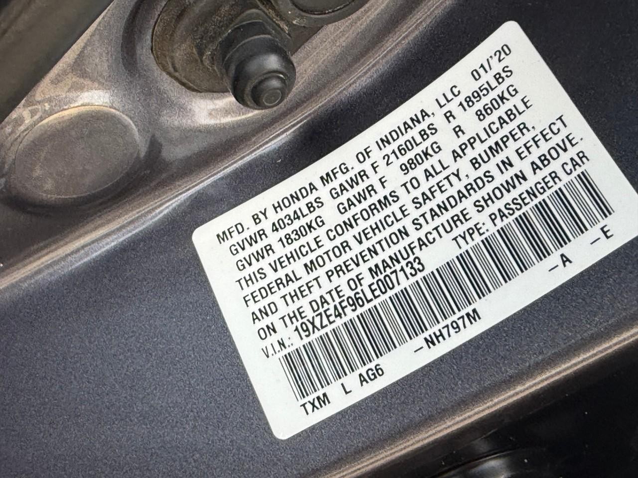 Honda Insight Vehicle Full-screen Gallery Image 18