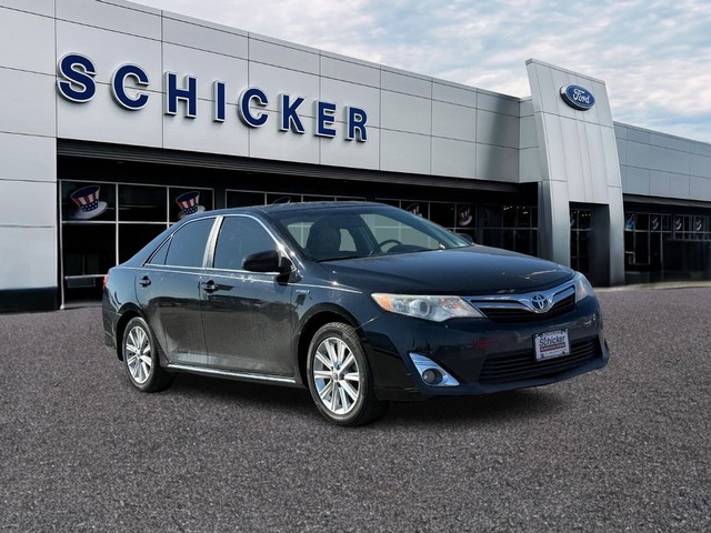 Toyota Camry Hybrid XLE - St. Louis MO