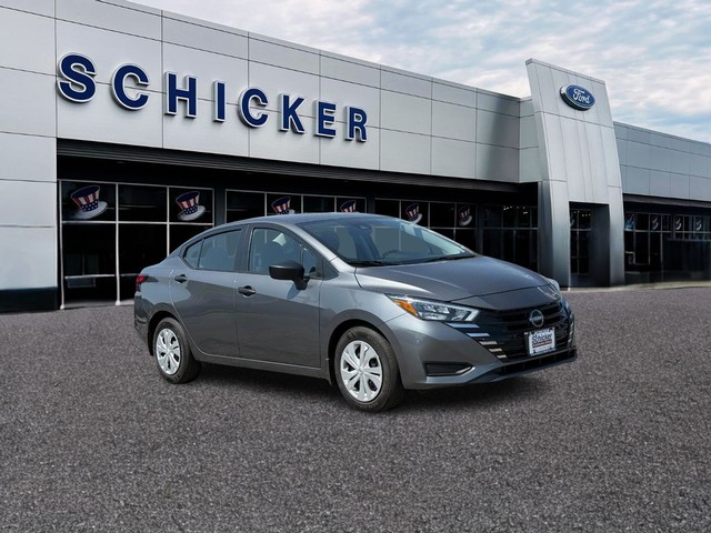 Nissan Versa S - St. Louis MO