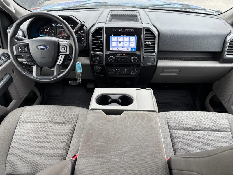 Ford F-150 Vehicle Full-screen Gallery Image 11