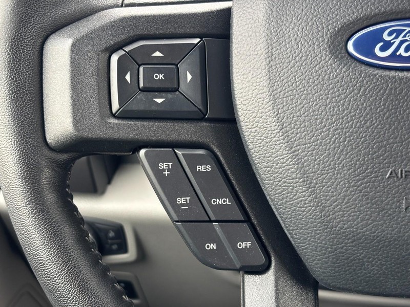Ford F-150 Vehicle Full-screen Gallery Image 17