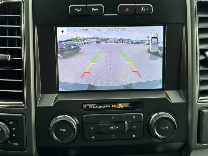 Ford F-150 Vehicle Full-screen Gallery Image 21