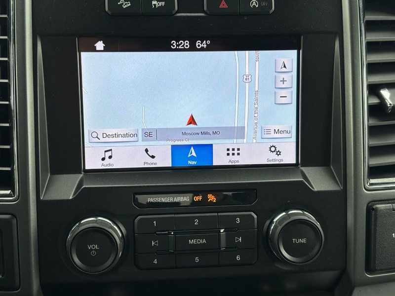Ford F-150 Vehicle Full-screen Gallery Image 22